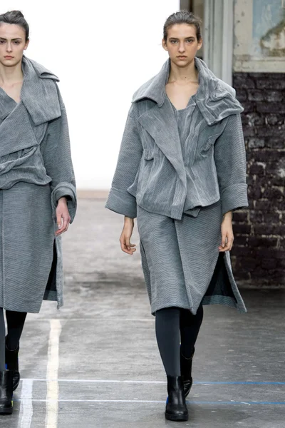 Look 2
